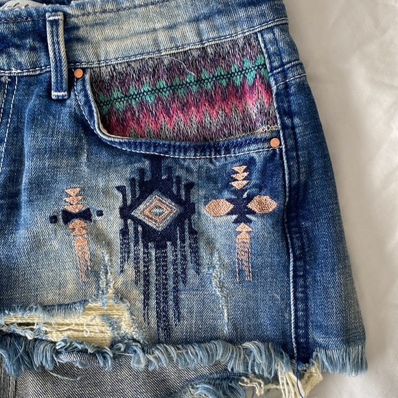 Zara denim shorts Jeans southwestern embroidery size 6 - Picture 6 of 6